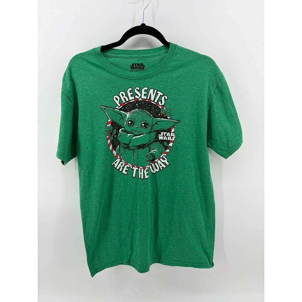 Star Wars Vintage Yoda "Presents Are The Way "T-Shirt Green Men's Size Medium